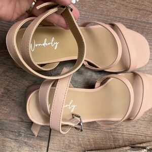 Low heeled Platforms